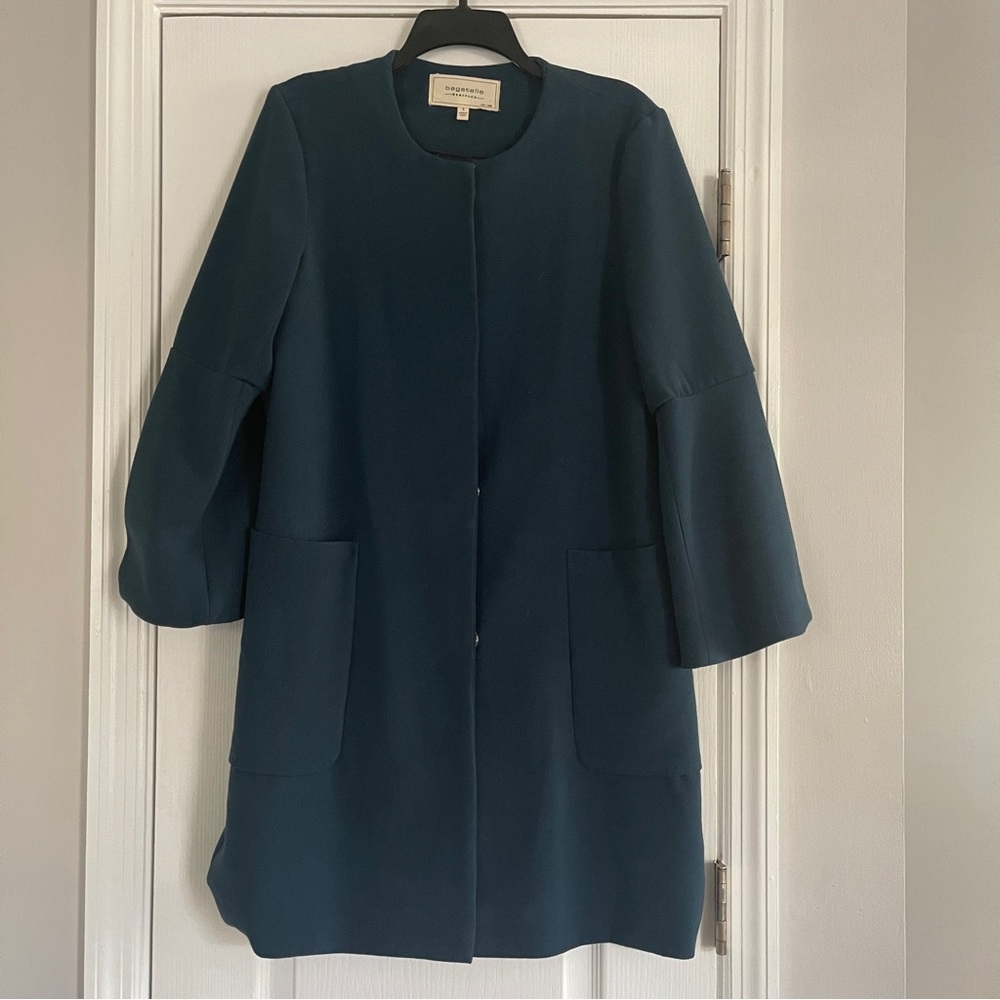 Flare sleeve coat